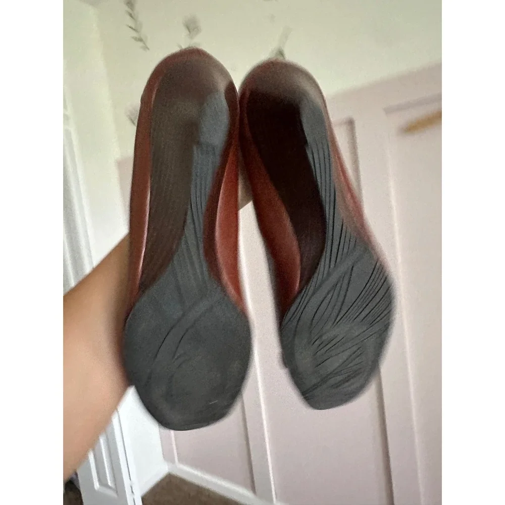 Nine West NWTOMAGO Brown Leather Buckle Wedge Pumps Heels Womens 10M